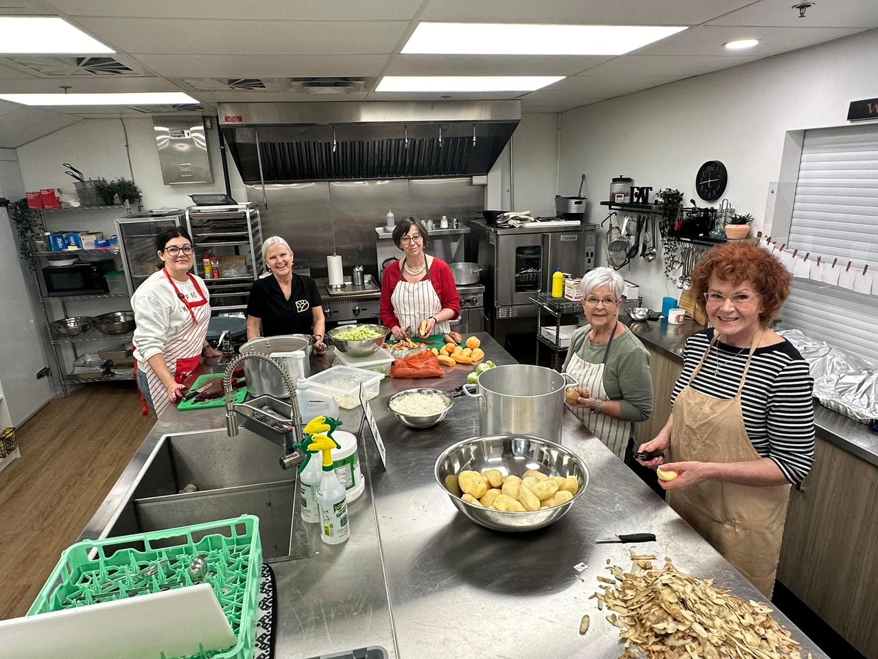 Volunteers at the Red Deer Dream Centre in the Kitchen